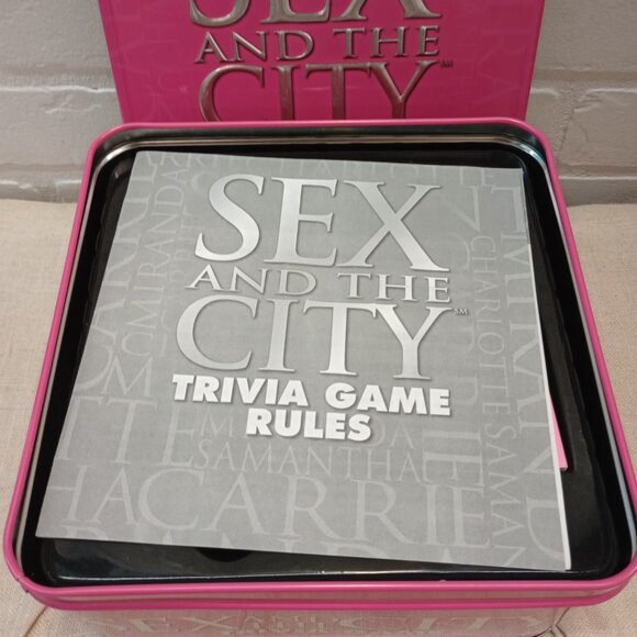 Sex and The City Trivia Game Pink Tin Box HBO By Cardinal NOB - Contents Sealed - Picture 3 of 4